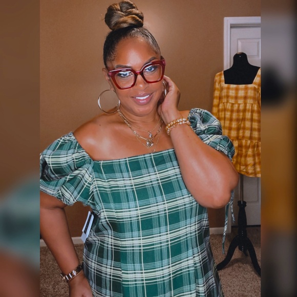 NWT ๐ - Green Plaid Dress - Picture 4 of 6